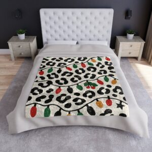 holiday-african-leopard-print-crushed-velvet-blanket-festive-christmas-lights-mistletoe-throw