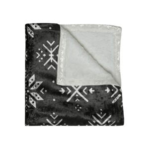 throw-blanket-with-african-patterned-snowflakes-design